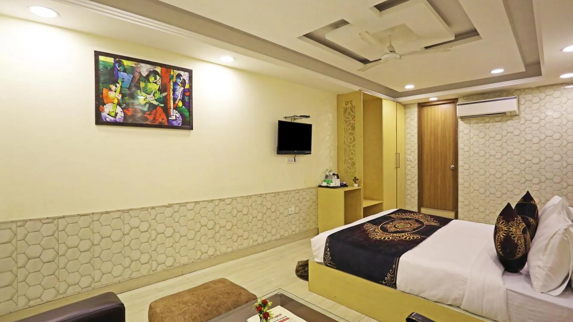 Hotel D'Capitol - Delhi Airport Neu-Delhi 4*,  Indien